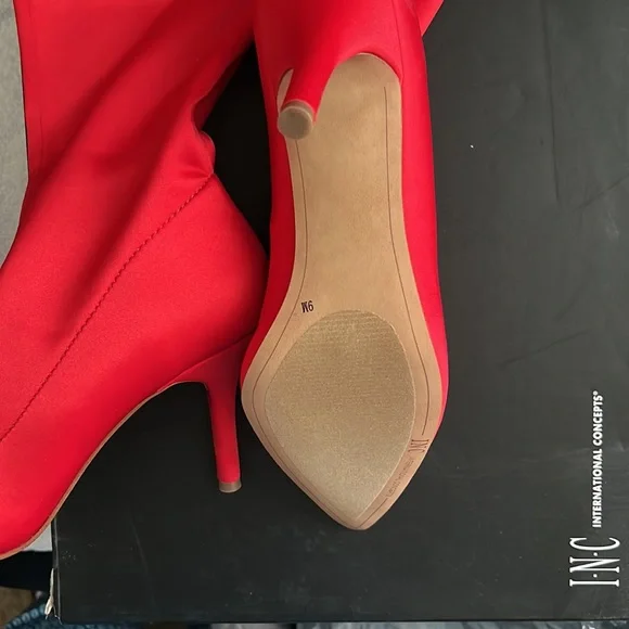 Red over the knee stretch boots - Picture 3 of 7